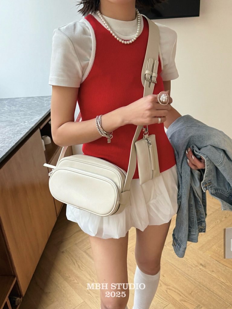 Top Layer Cowhide Wide Strap Motorcycle Camera Bag Multi Compartment Casual Versatile Round Crossbody Bag with Small Bag