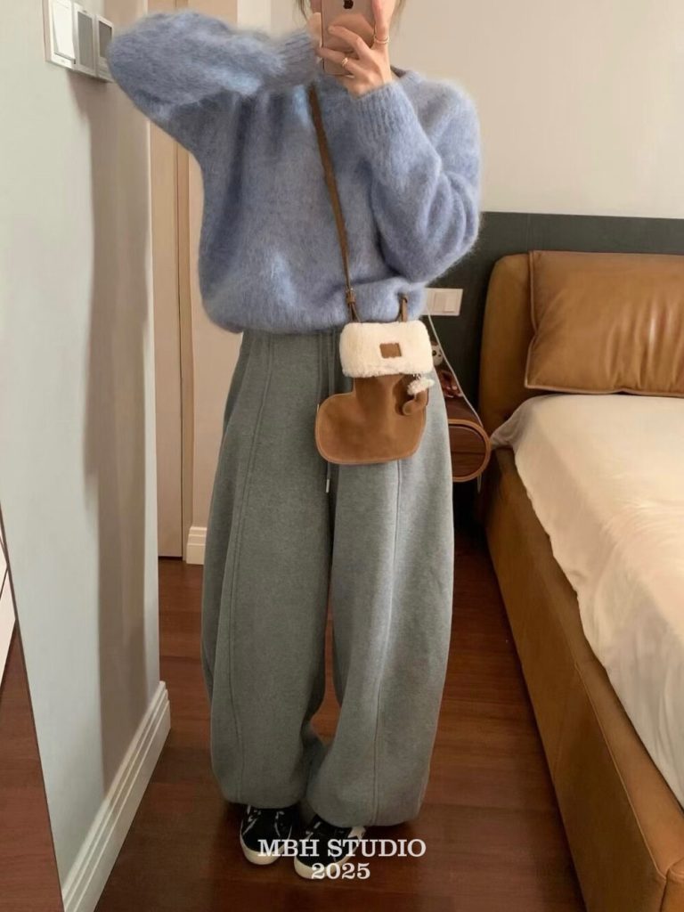 Handmade Top Layer Cowhide Lambswool Spliced Matte Leather Christmas Boot Cute Crossbody Bag with Shoulder Strap, Small Shoes